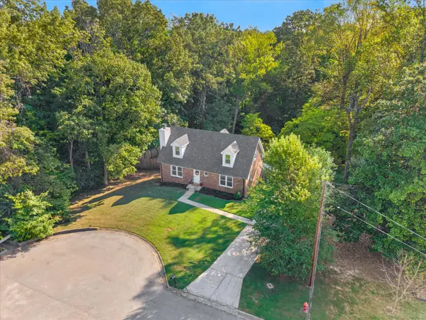 1035 Foxmoor Dr, Clarksville, TN 37042