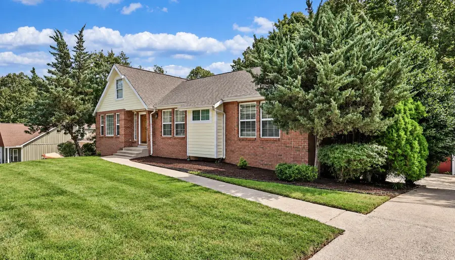 554 Christel Springs Dr, Clarksville, TN 37043 - #3
