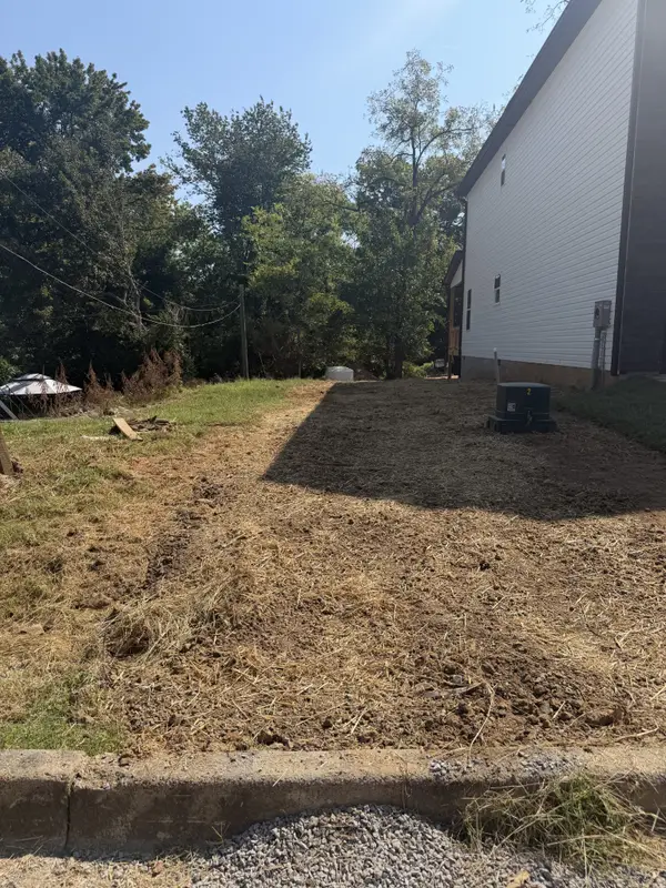 809 Gracey Ave, Clarksville, TN 37040