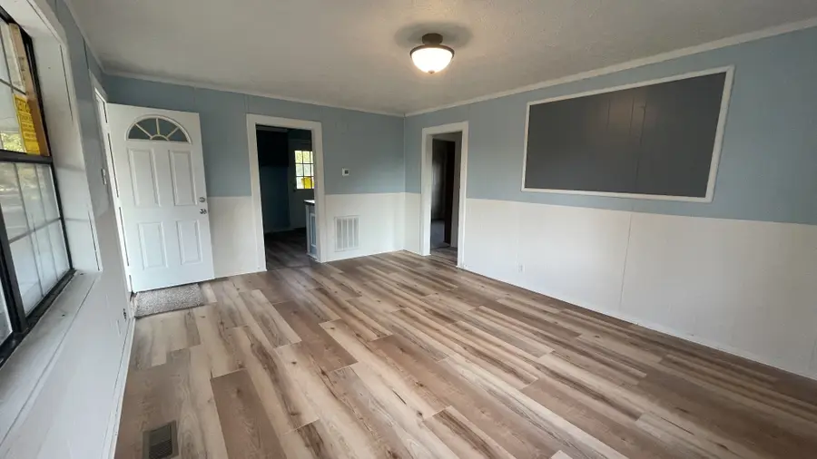 995 W Front St, Erin, TN 37061 - #2