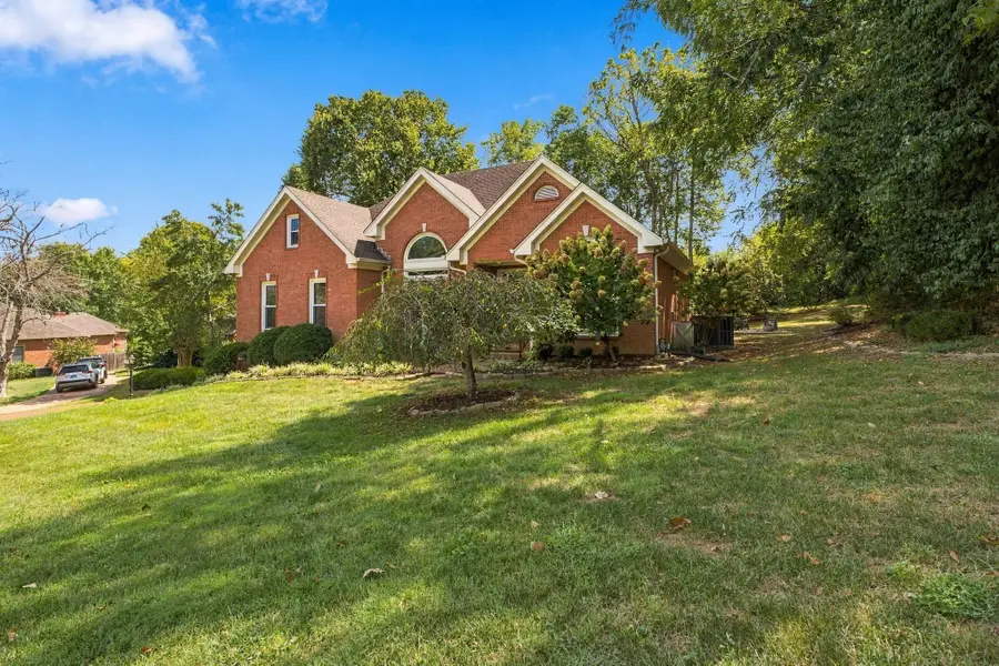 8207 Poplar Creek Rd, Nashville, TN 37221 - #2