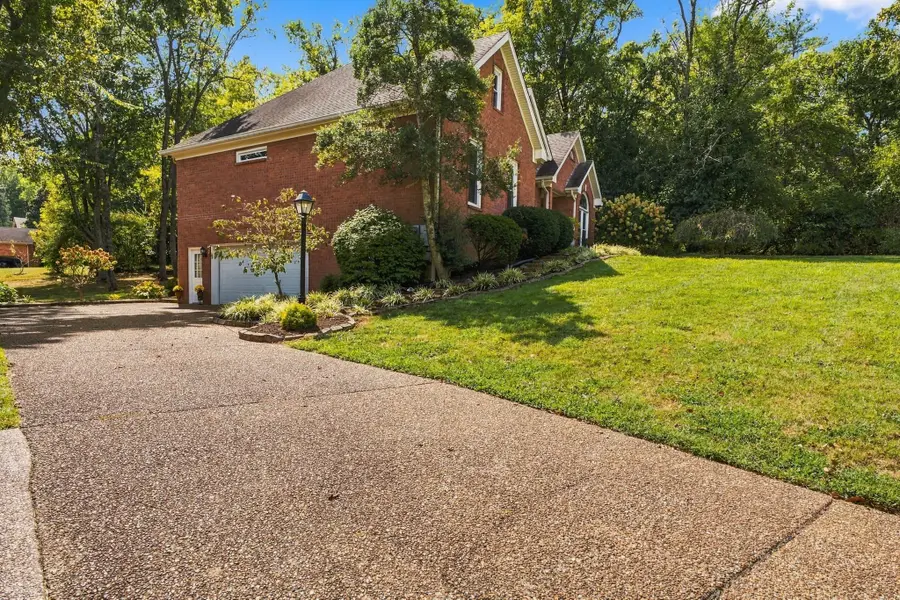 8207 Poplar Creek Rd, Nashville, TN 37221 - #3