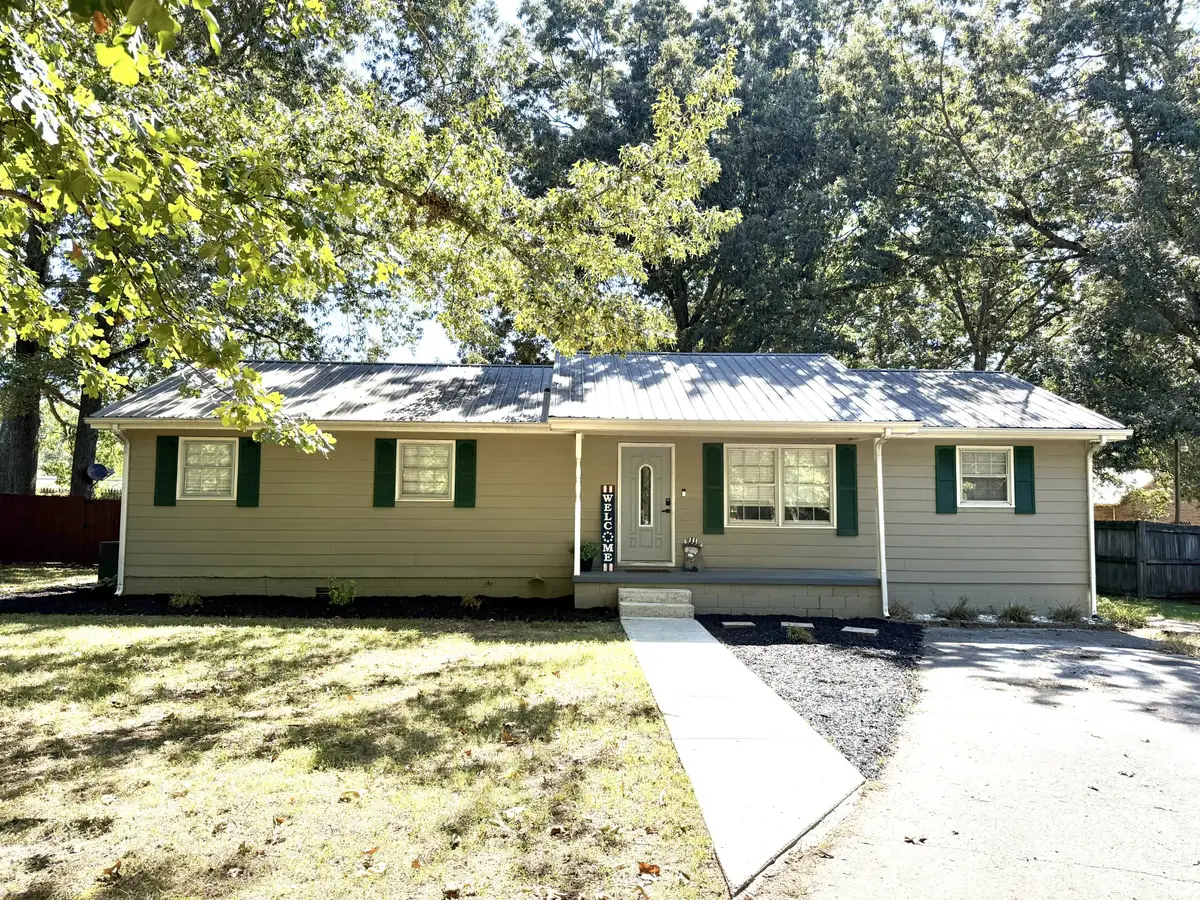 400 Cumberland Ave, Tullahoma, TN 37388 - #1