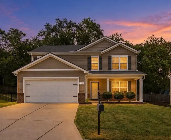 1240 Oxford Village Cv, Columbia, TN 38401