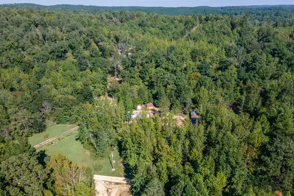 664 Russ Valley Rd, Lobelville, TN 37097
