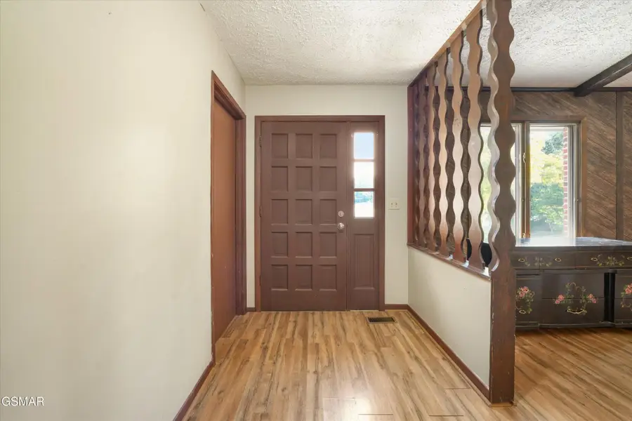204 New Center Road, Sevierville, TN 37876 - #3