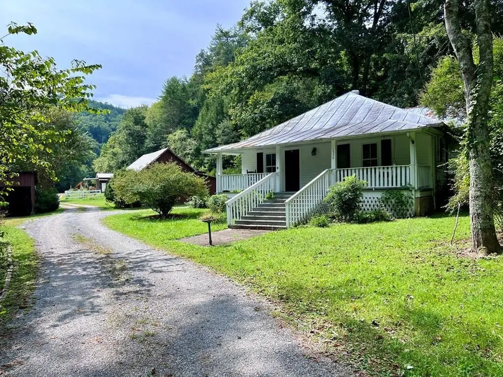 1570 S Helton Rd, Sevierville, TN 37862 - #1