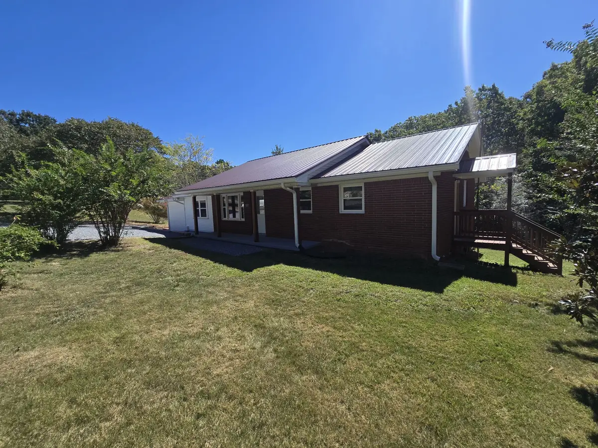 237 Brazzle Rd, Waverly, TN 37185 - #1