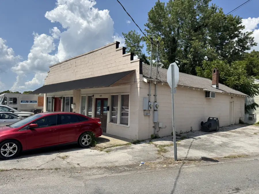 400 Hatcher Ln, Columbia, TN 38401 - #2