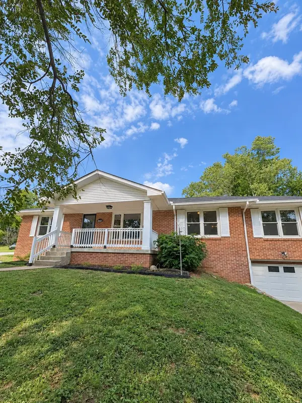 200 Woods Dr, Columbia, TN 38401