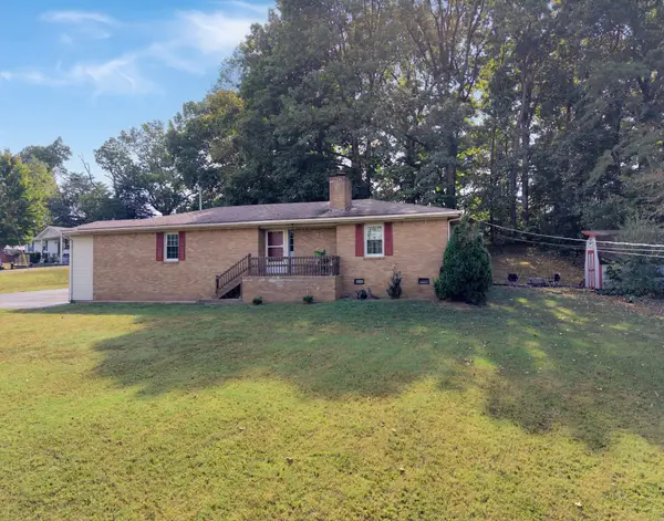 1033 Sanderson Dr, Hopkinsville, KY 42240