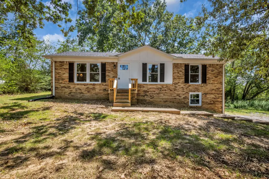 105 Ravenwood Cir, Dickson, TN 37055 - #3