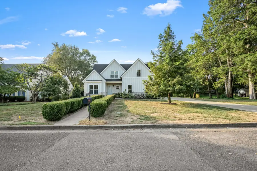 2106 Windsor St, Murfreesboro, TN 37130 - #2