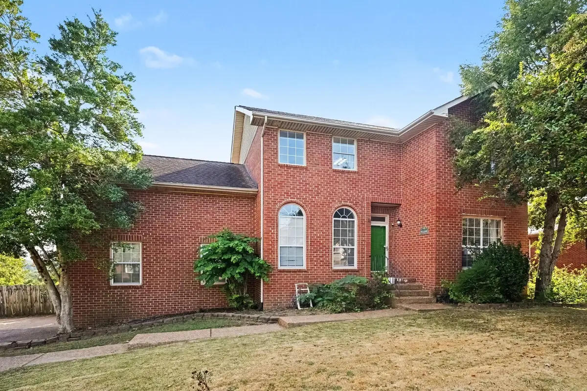 6721 Autumnwood Dr, Nashville, TN 37221 - #1