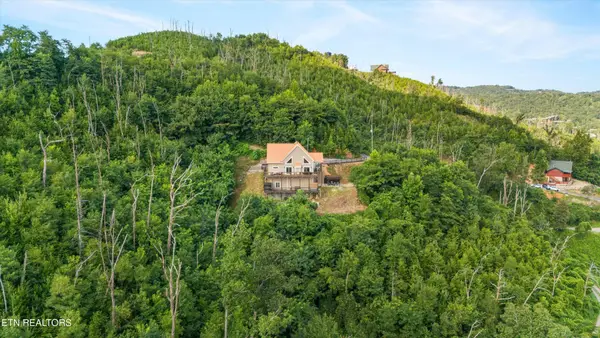 647 Kristis Place, Gatlinburg, TN 37738