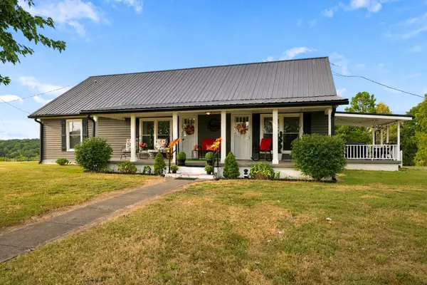 2412 Maysville Rd, Dickson, TN 37055