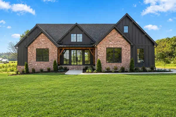 2264 Hogan Rd, Burns, TN 37029