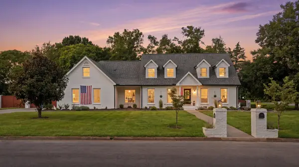 2104 Riverbend Dr, Murfreesboro, TN 37129