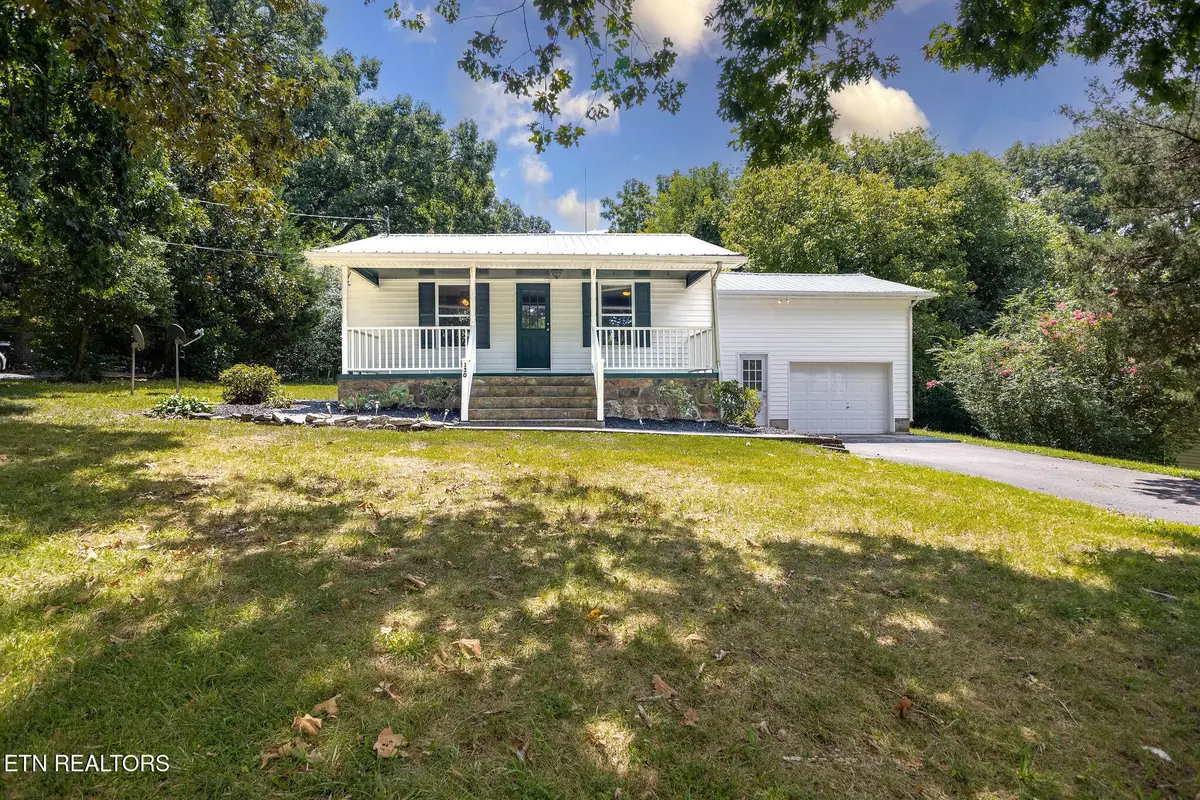 130 Oakland Ave, Lenoir City, TN 37771 - #1