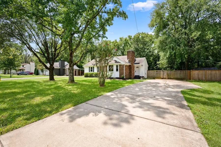 121 Sunnymeade Dr, Mount Juliet, TN 37122 - #2
