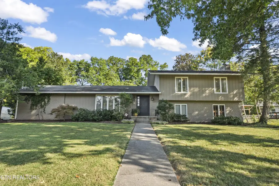 8705 Wimbledon Drive, Knoxville, TN 37923 - #2