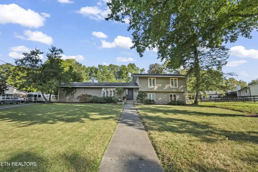 8705 Wimbledon Drive, Knoxville, TN 37923 - #3
