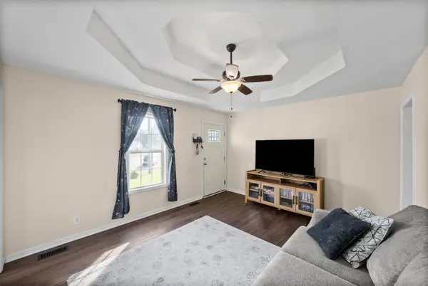 954 Crabapple Ct, Clarksville, TN 37040