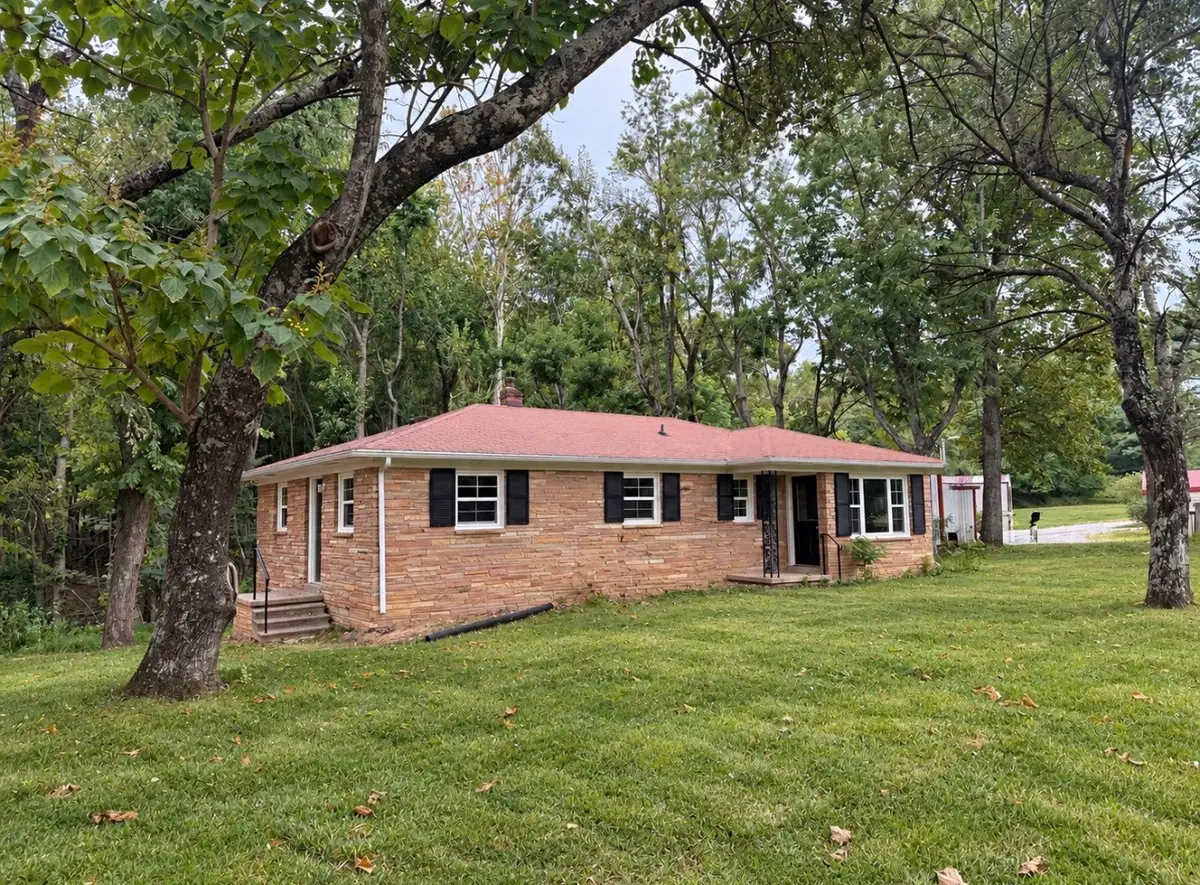 1351 Siloam Church Rd, Westmoreland, TN 37186 - #1