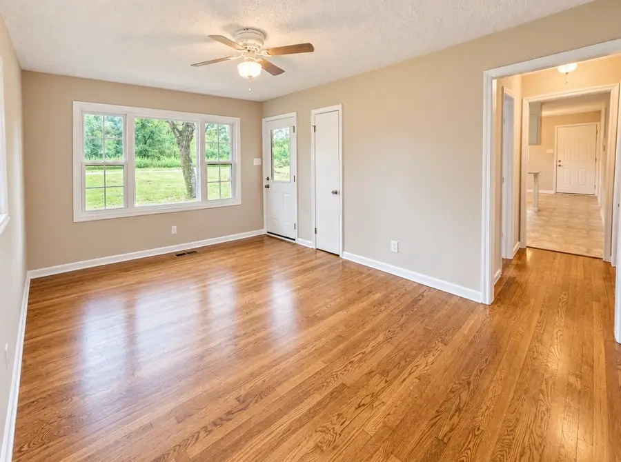 1351 Siloam Church Rd, Westmoreland, TN 37186 - #2