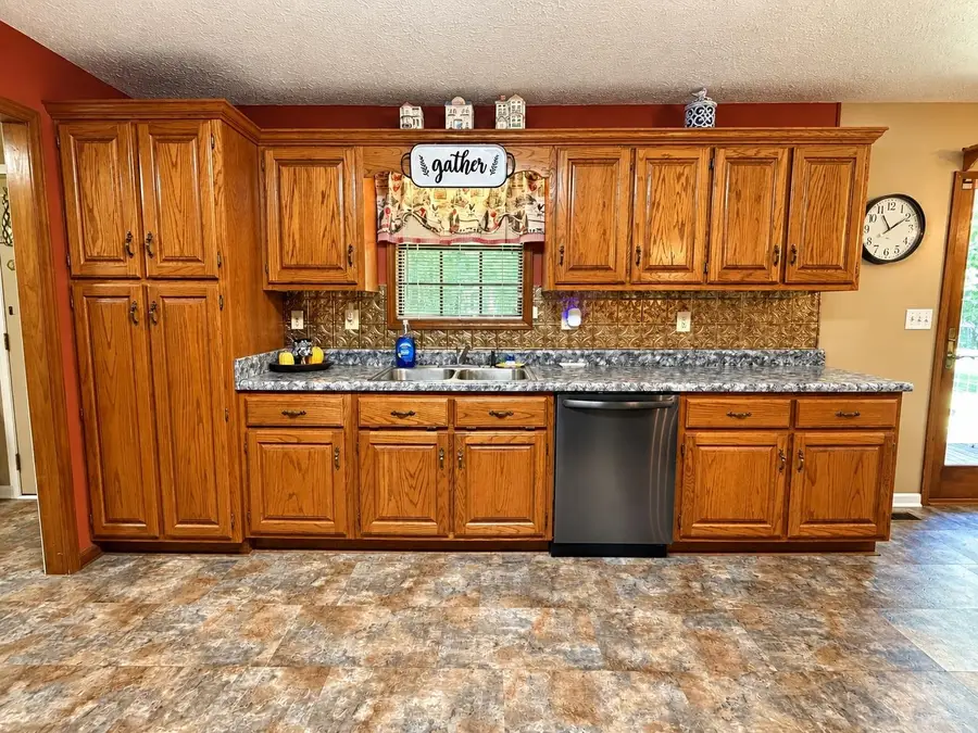 360 Jade Rd, Savannah, TN 38372 - #3