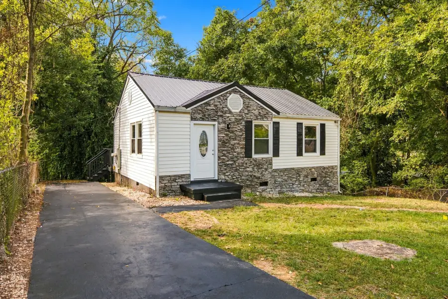 1300 Sunnyview Dr, Clarksville, TN 37040 - #2