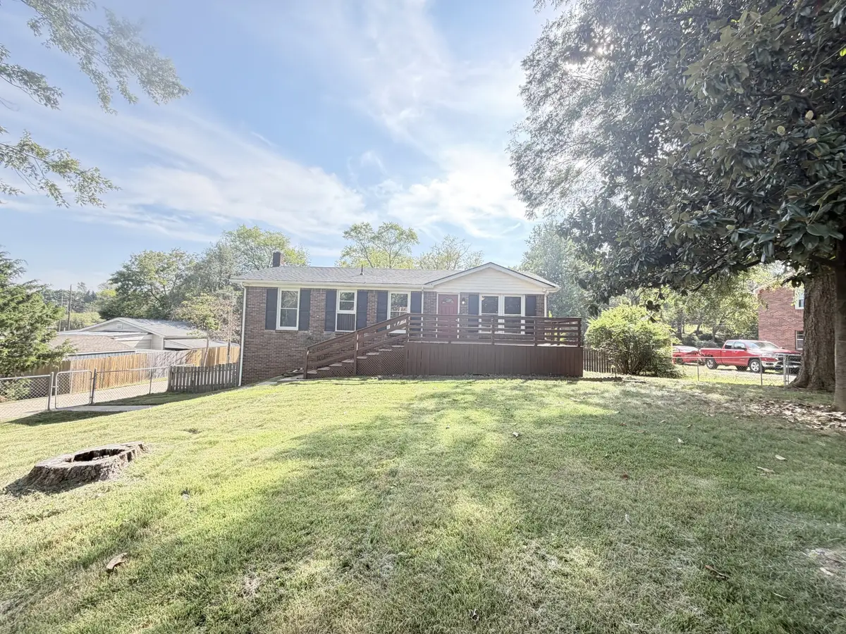 402 Jordan Rd, Clarksville, TN 37042 - #1