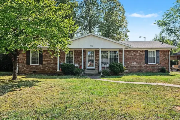 915 Temple Ct, Murfreesboro, TN 37130