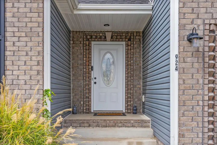 924 Burley Barn Rd, Clarksville, TN 37042 - #2