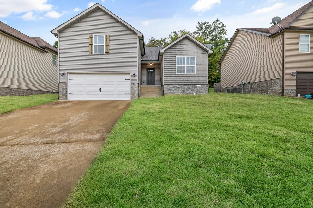 424 Leslie Wood Dr, Clarksville, TN 37040 - #1