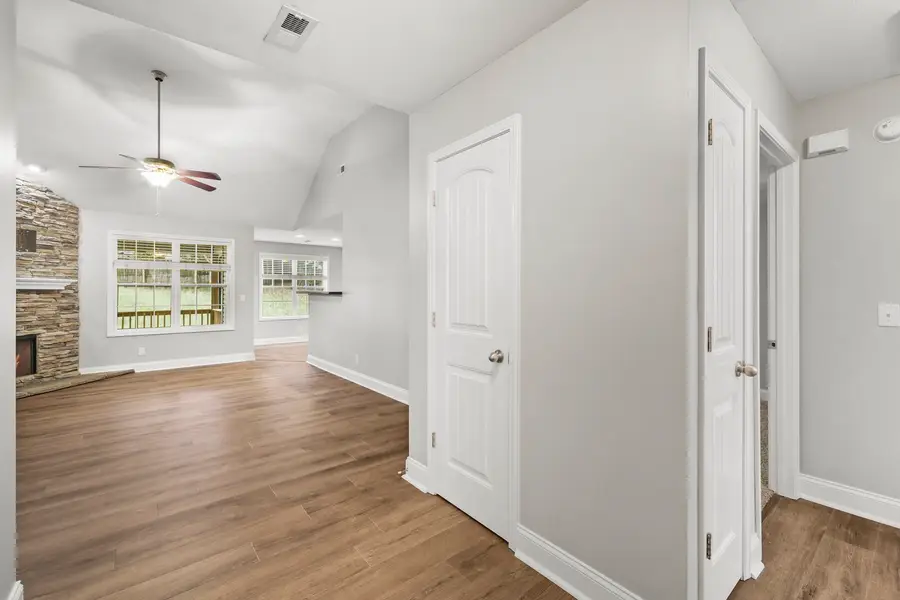 424 Leslie Wood Dr, Clarksville, TN 37040 - #2