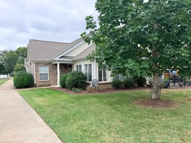 825 Browns Ln #2302, Gallatin, TN 37066 - #1
