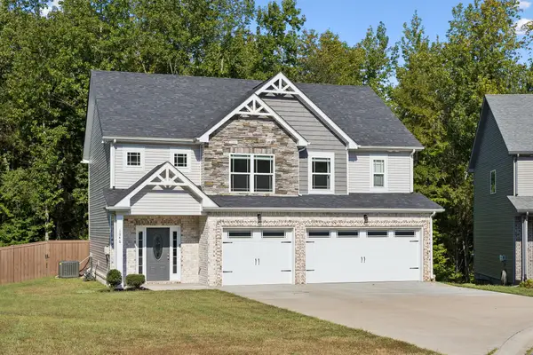 1046 Brightwood Ct, Clarksville, TN 37043