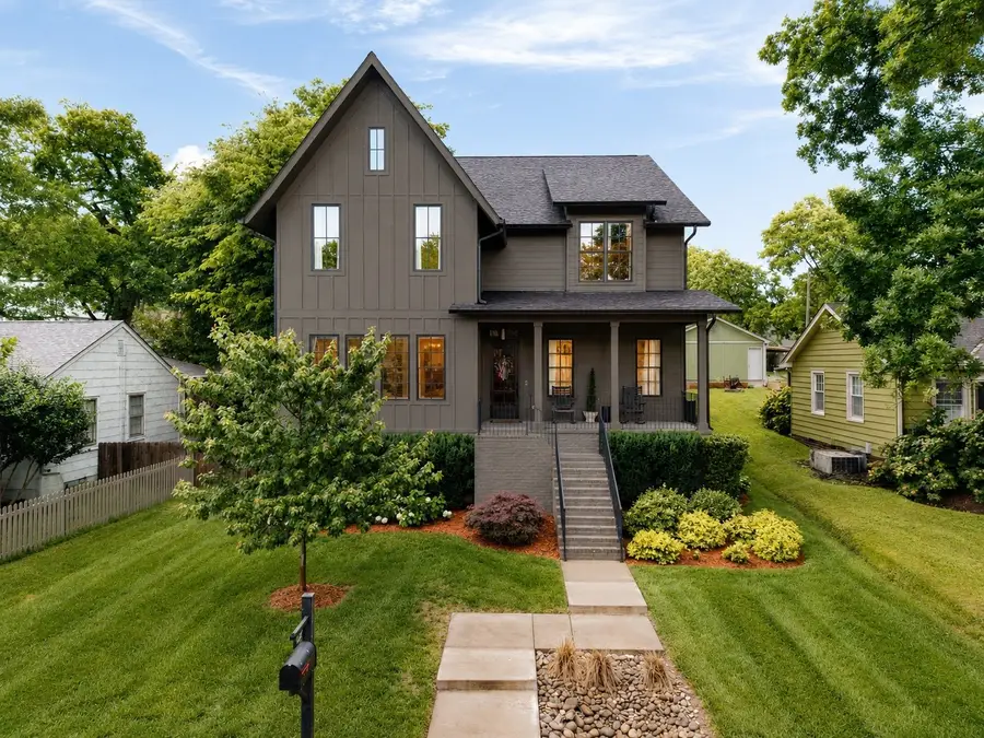 122 38th Ave N, Nashville, TN 37209 - #2