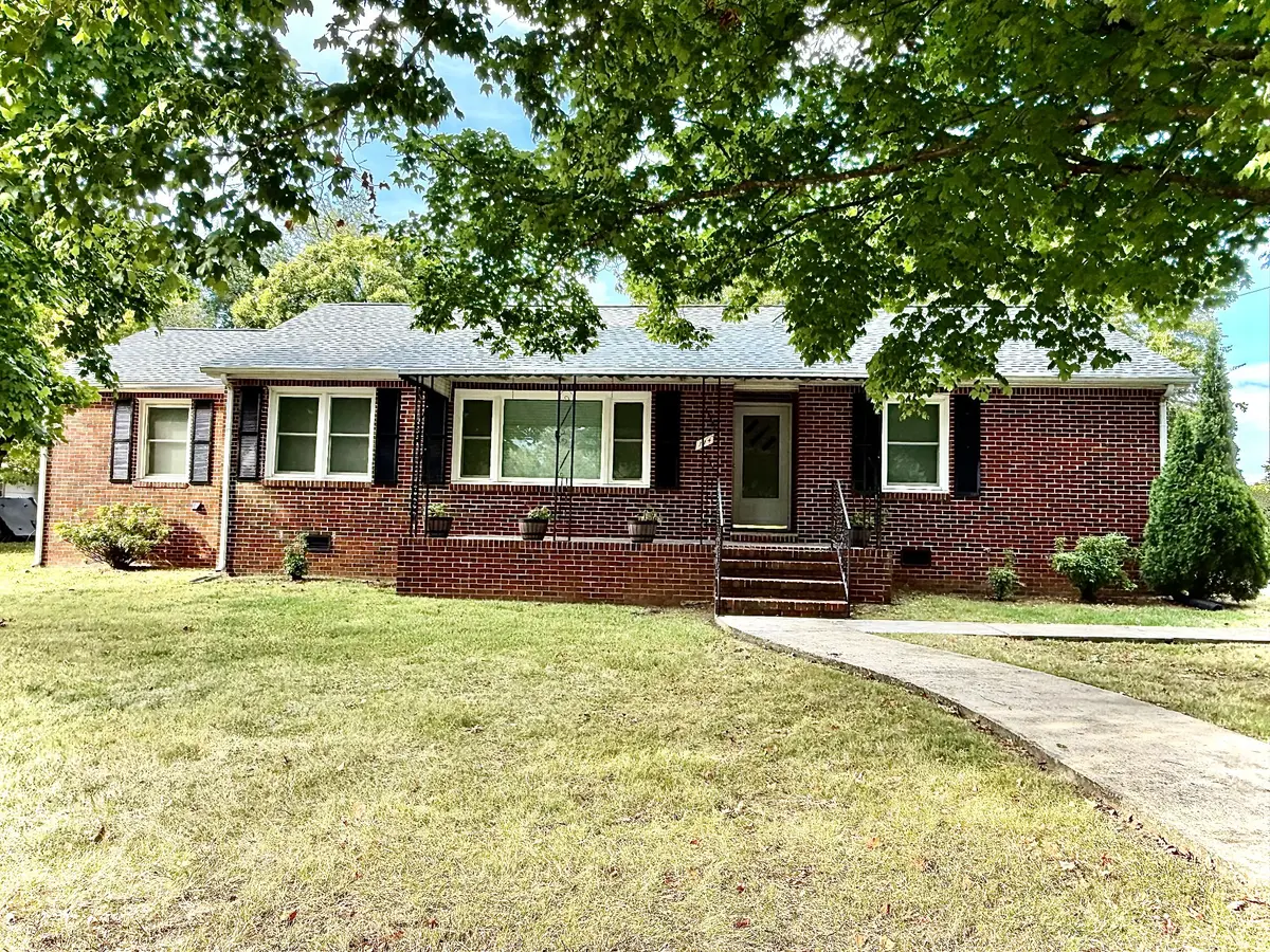 114 Hillcrest Dr, Winchester, TN 37398 - #1