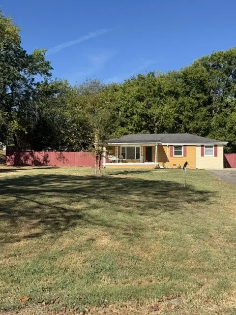98 Curtiswood Dr, Hendersonville, TN 37075