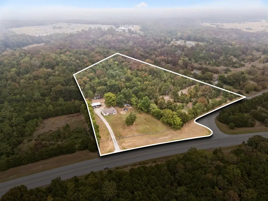 2607 New Lewisburg Hwy, Columbia, TN 38401 - #2