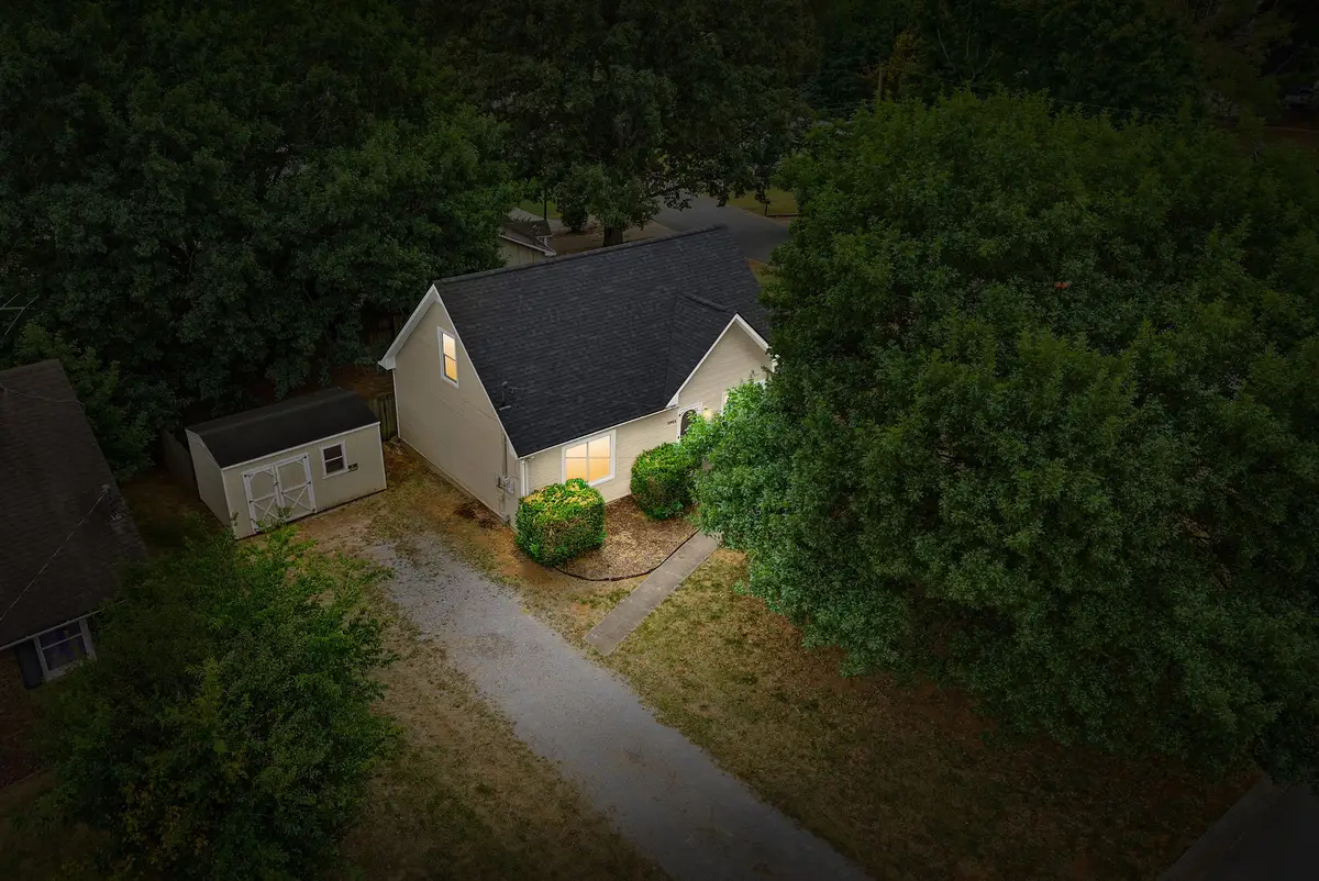 1901 Roan Dr, Clarksville, TN 37042 - #1