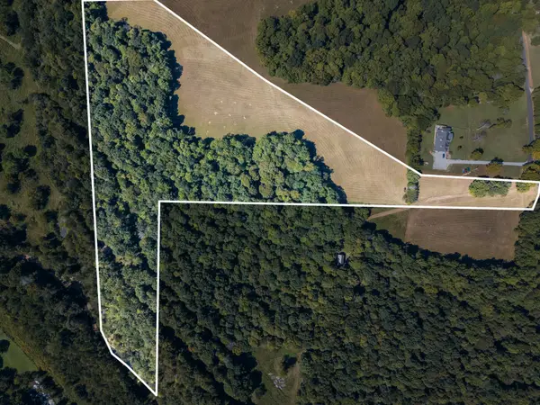 4 Albert Fentress Rd, Greenbrier, TN 37073