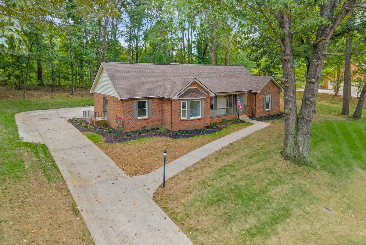 930 Ridgewood Dr, Clarksville, TN 37043 - #1