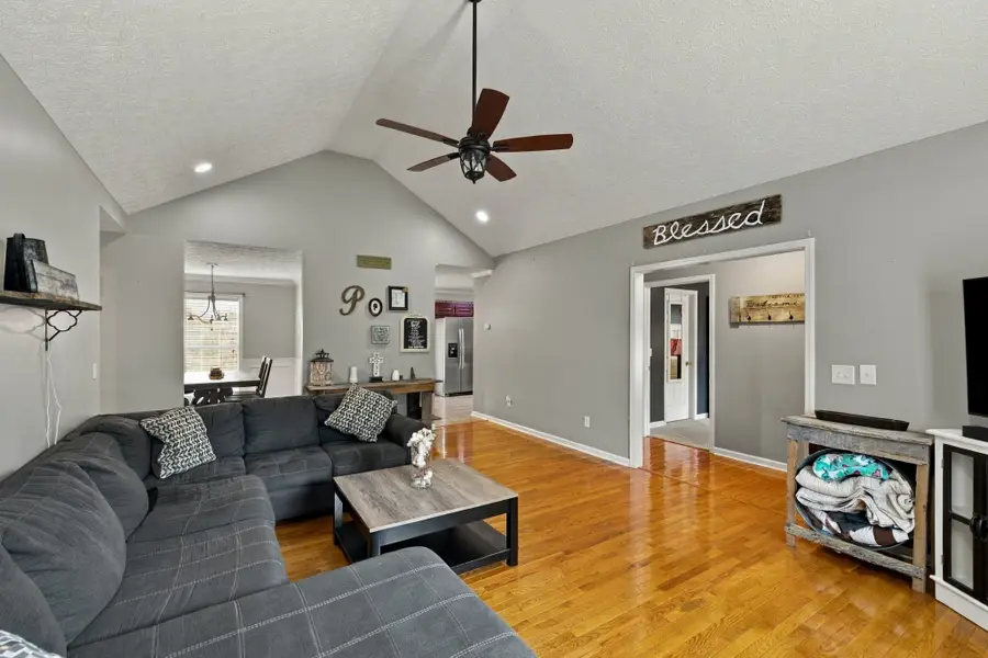 607 Meadowlark Dr, Shelbyville, TN 37160 - #3