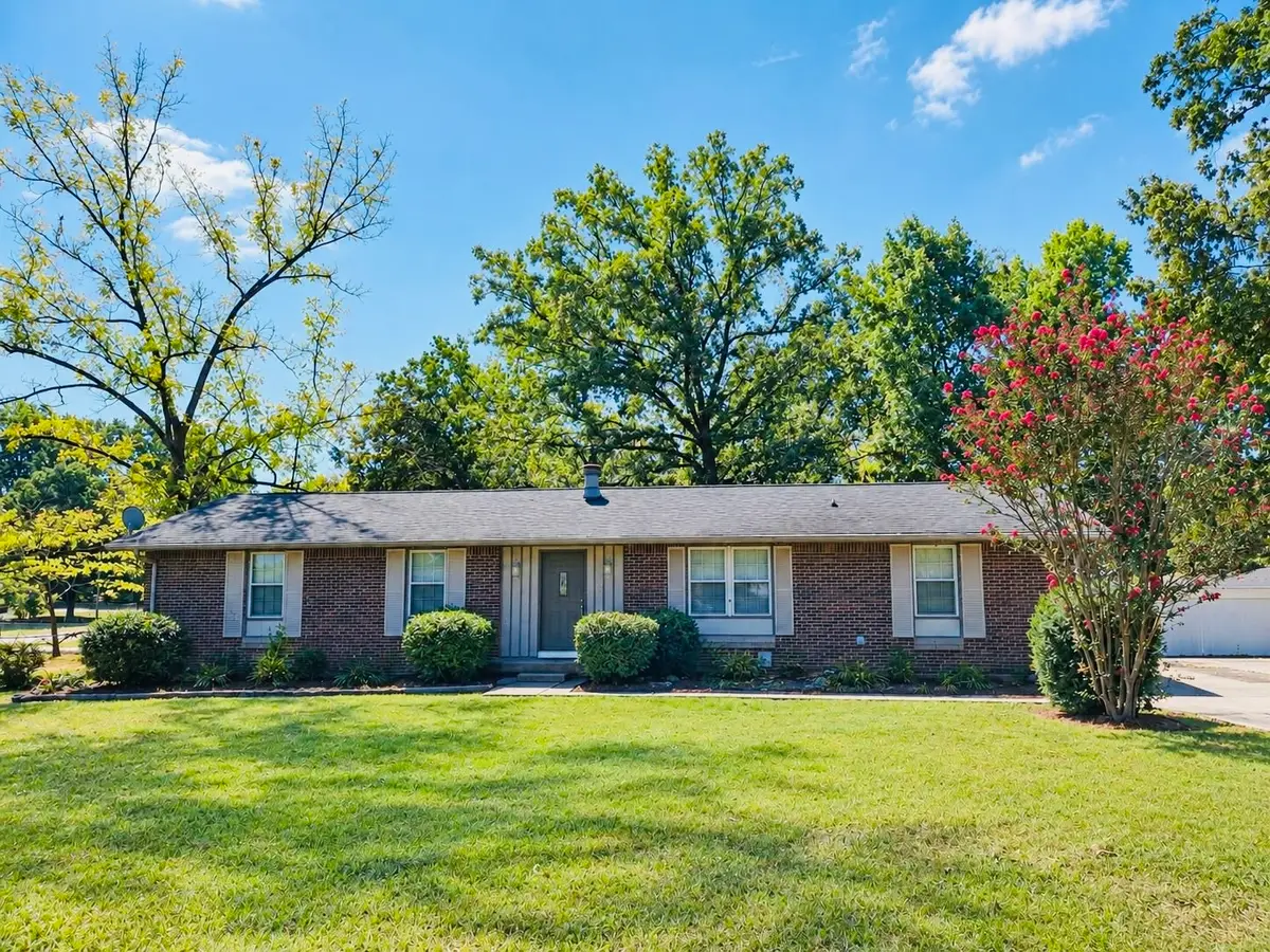 138 Lexington Dr, Clarksville, TN 37042 - #1