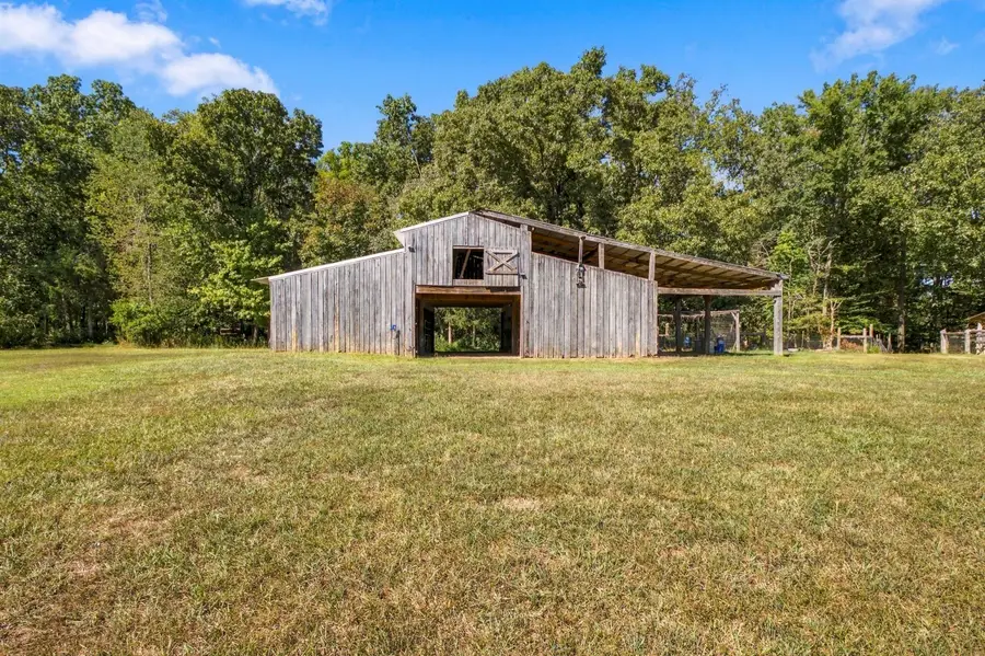 746 Nubia Rd, Westmoreland, TN 37186 - #3