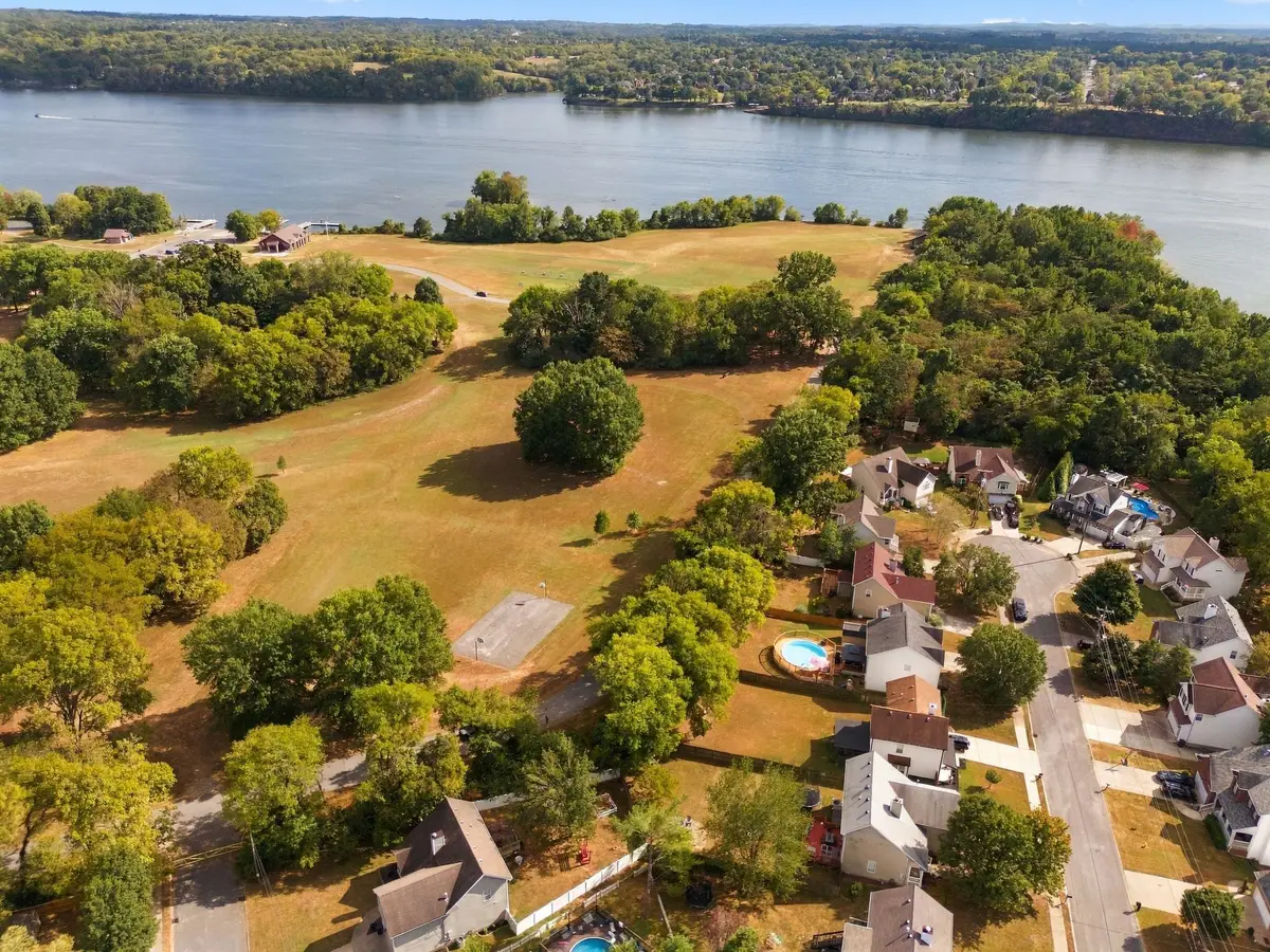 159 Waters Edge Ln, Hendersonville, TN 37075 - #1