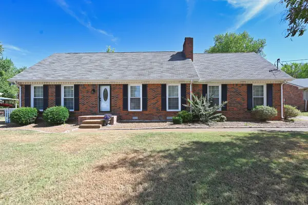 427 Walton Ferry Rd, Hendersonville, TN 37075